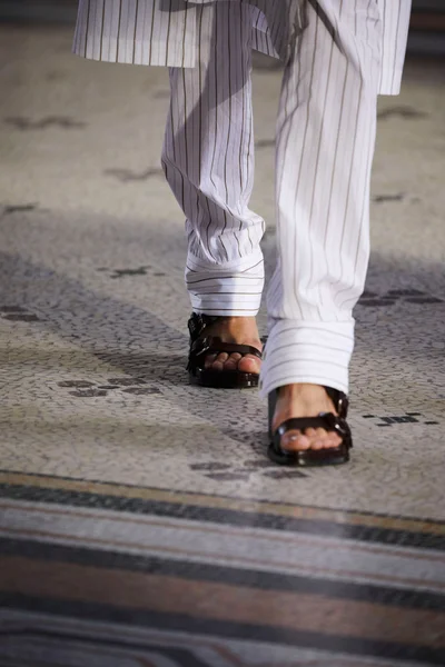 Look 76